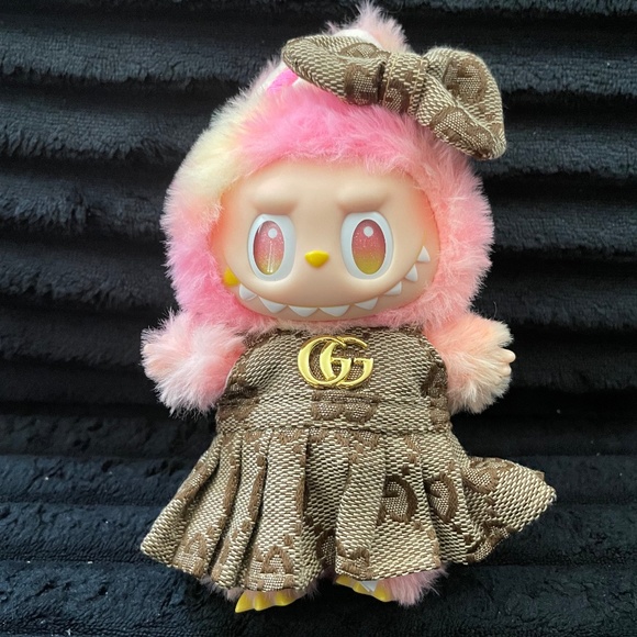 Labubu Outfit - Picture 1 of 4